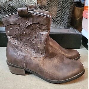 Reneeze Bette-01 Brown Leather Studded Side Zip Boots Size 10